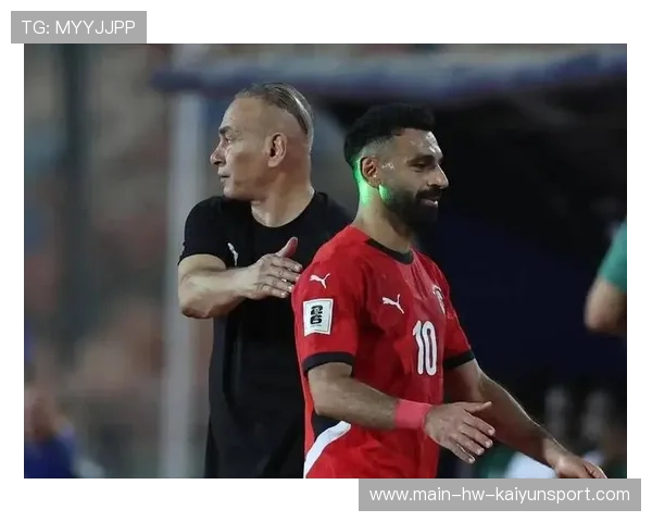 萨拉赫接连摆脱三名防守队员，禁区内左脚搓射远角